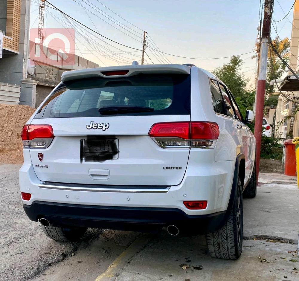 جیپ گراند شیرۆکی